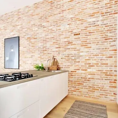 3 Bedroom Apt With Balcony *